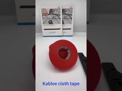 Taśma wielofunkcyjna z włókien tkaninowych do przyczepiania się do włókien samochodowych